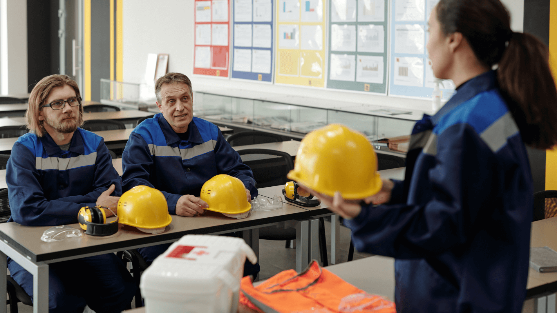 Capacitação Contínua e Treinamento em SST